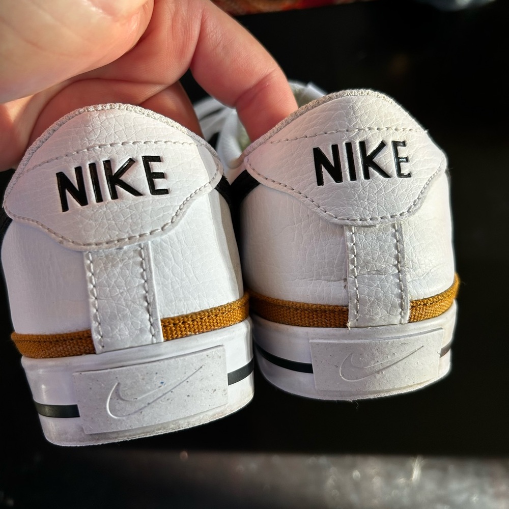 Nike court legacy